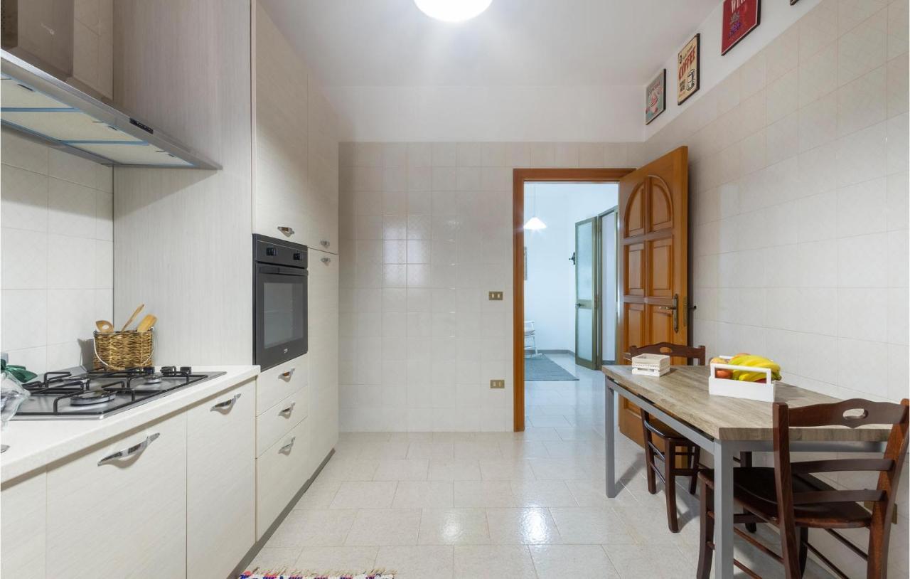 Lovely Apartment In Carovigno With Kitchen Exterior foto