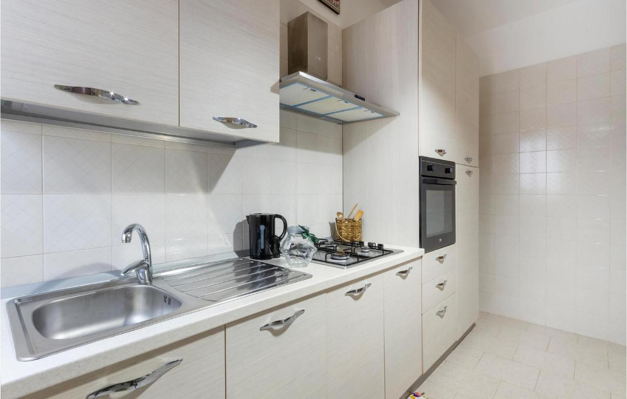 Lovely Apartment In Carovigno With Kitchen Exterior foto